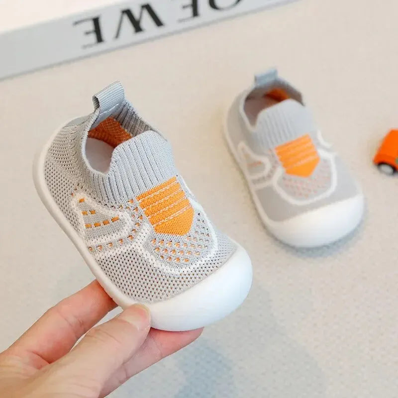 Chaussures de Marche Souples pour Bébé - Chaussettes Antidérapantes pour Enfants (1 à 3 ans) - le coffre a jouets- Gris / 13.5cm