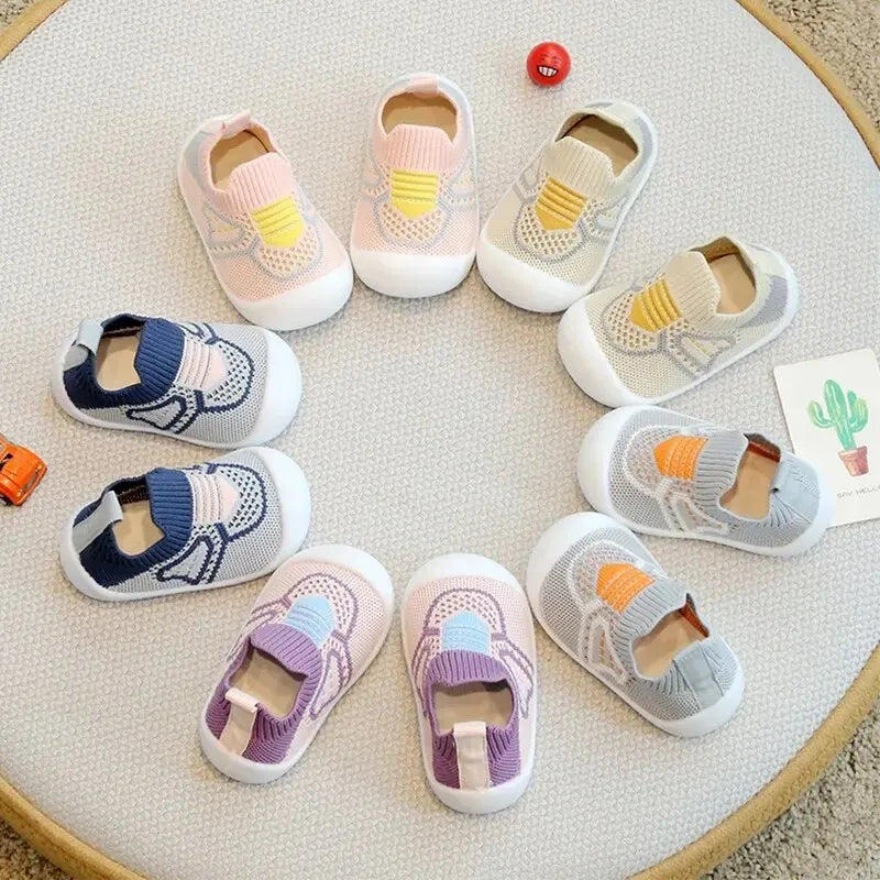 Chaussures de Marche Souples pour Bébé - Chaussettes Antidérapantes pour Enfants (1 à 3 ans) - le coffre a jouets- Gris / 13.5cm